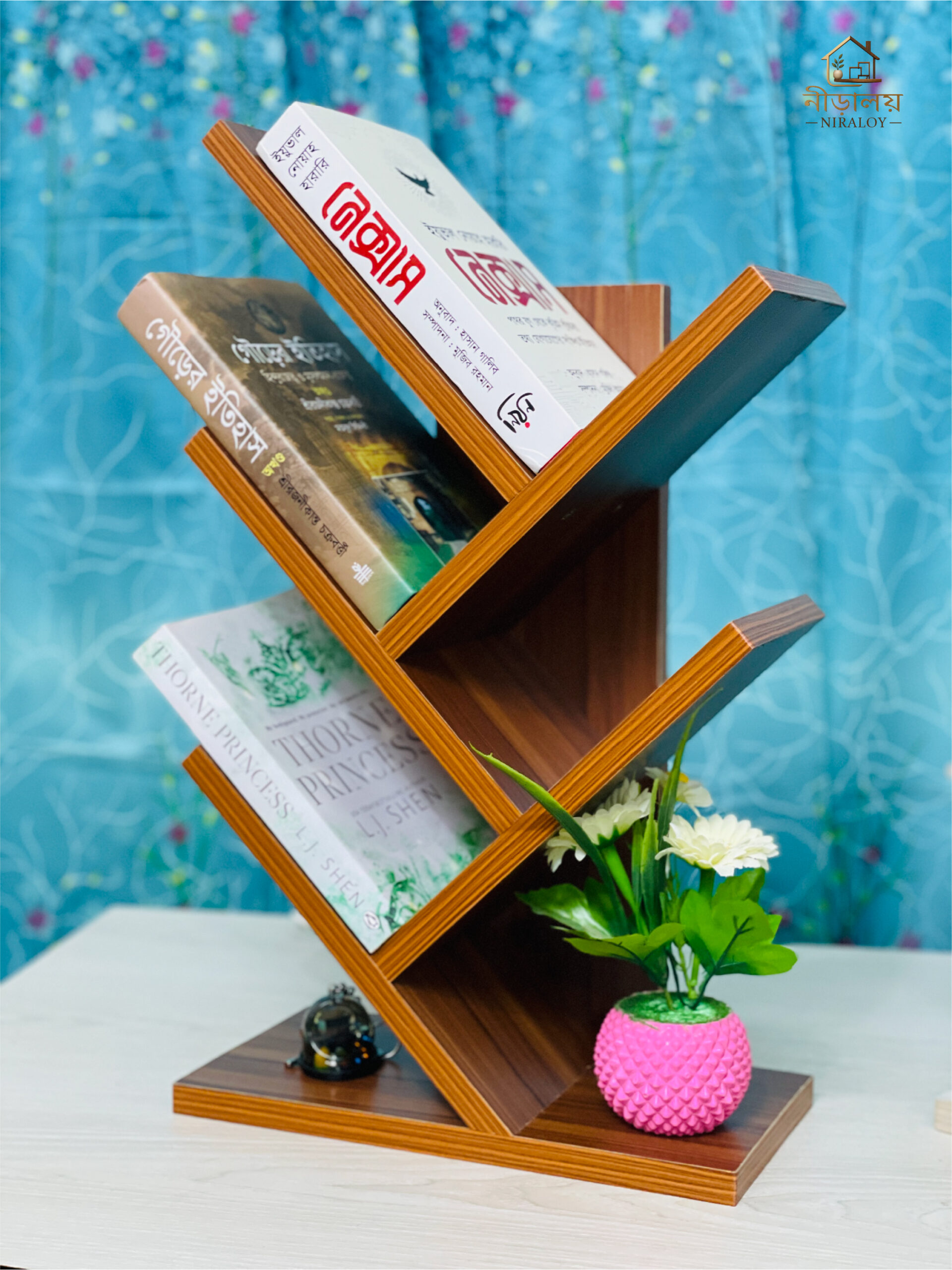 ক্যারামেল রঙের TreeShelf